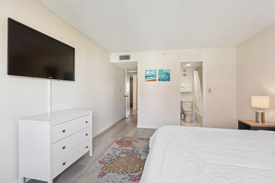 Building Photo - 7175 A1A S