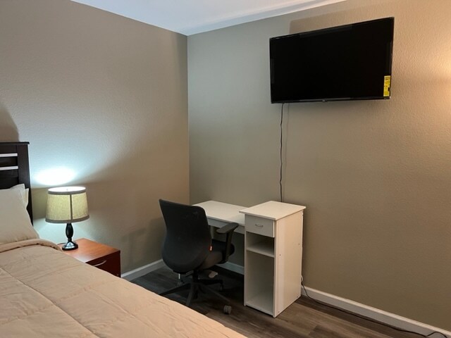 Building Photo - 100 Samantha Rose St