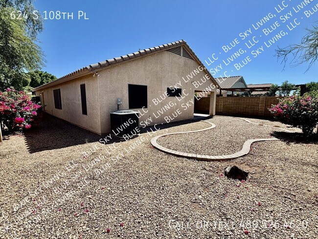 Building Photo - 624 S 108th Pl