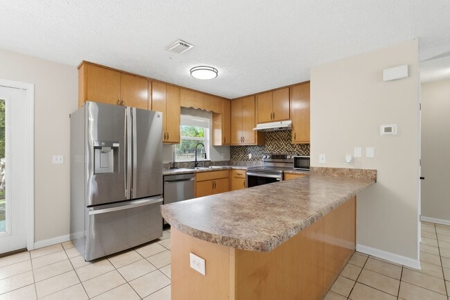 Building Photo - 533 Joseph Cir