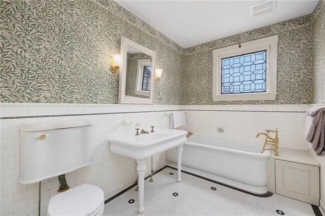 Building Photo - 4 Hunter Ave