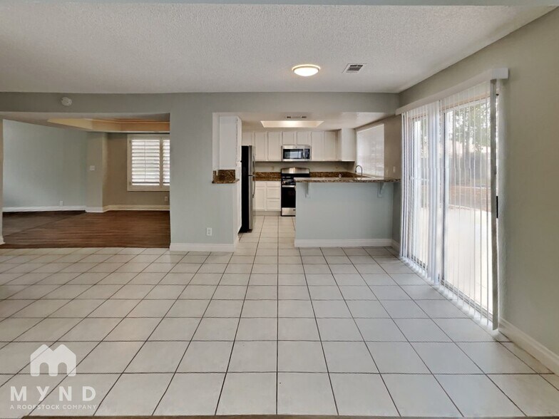 Building Photo - 2611 Ashmoore Dr