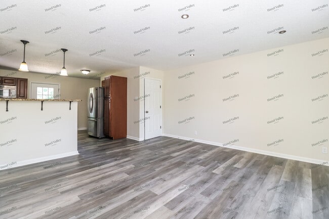 Building Photo - 2238 Outlook Dr