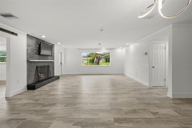 Building Photo - 5301 Venetian Blvd NE