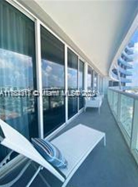 Building Photo - 3101 Bayshore Dr