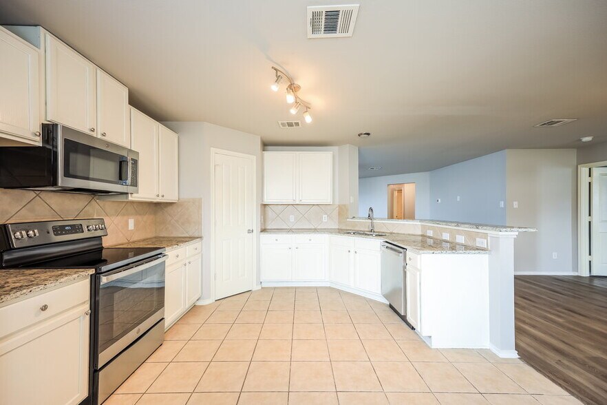 Building Photo - 3654 Archer Blvd