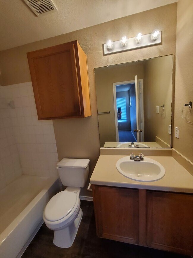 Building Photo - 14001 Cambourne Dr