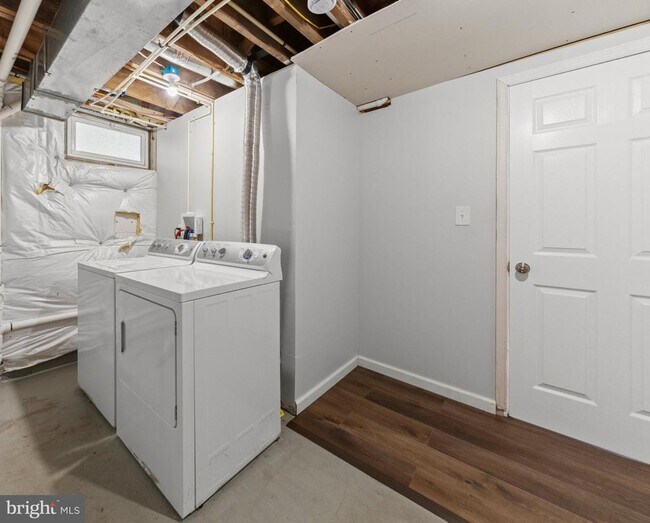 Building Photo - 5922 Cedonia Ave