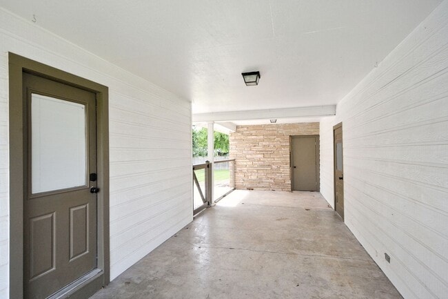 Building Photo - 671 W Merriweather St