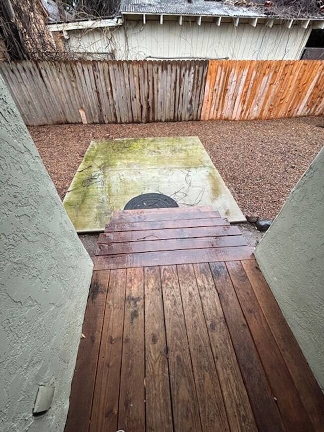 Building Photo - 271 E 8th St