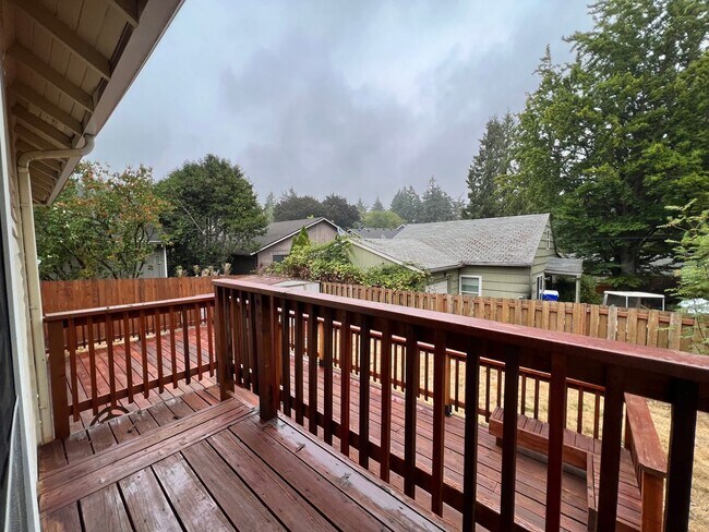 Building Photo - Outdoor Oasis: Charming 3 Bed 2 Bath House!