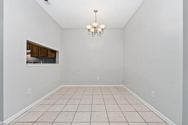 Building Photo - 4975 Kemps Lake Dr