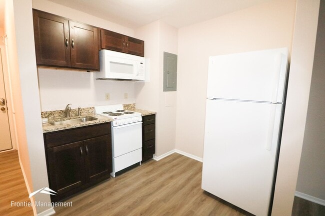 Building Photo - 1500 McCain Ln