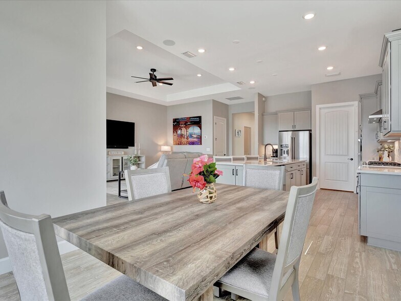 Building Photo - 25509 Royal Tern Ln