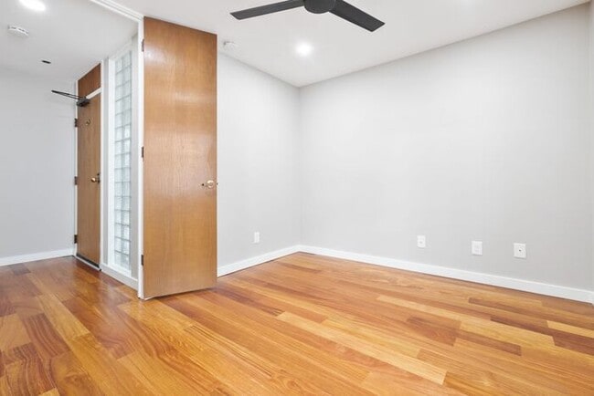 Building Photo - Stunning ALKI WATERFRONT Condo Overlooking Majestic Puget Sound!