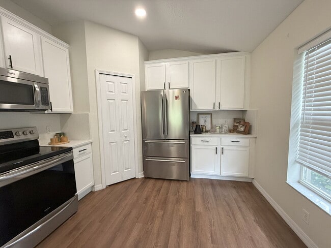 Building Photo - "Charming 3-Bedroom villa in Wesley Chapel...