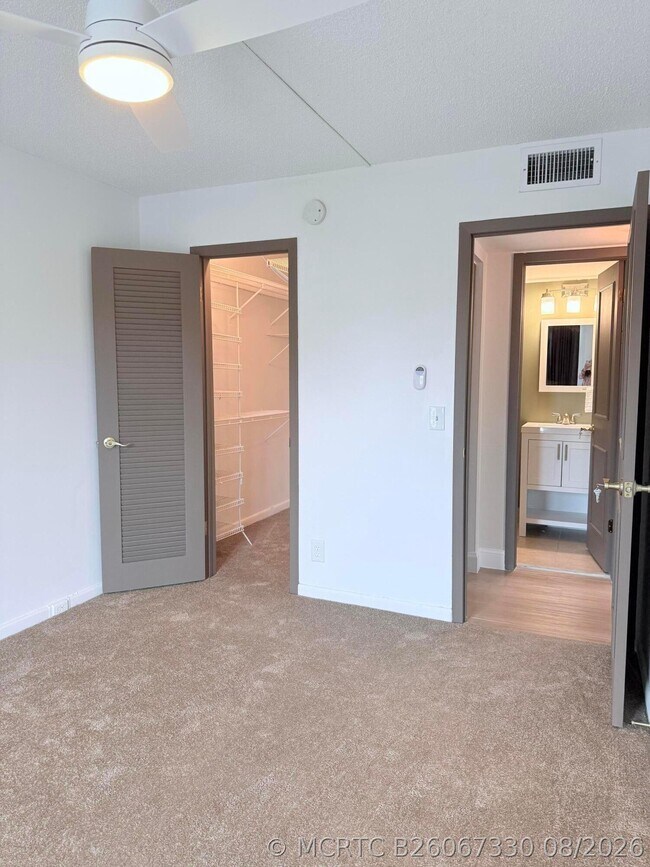 Building Photo - 9774 Glades Rd