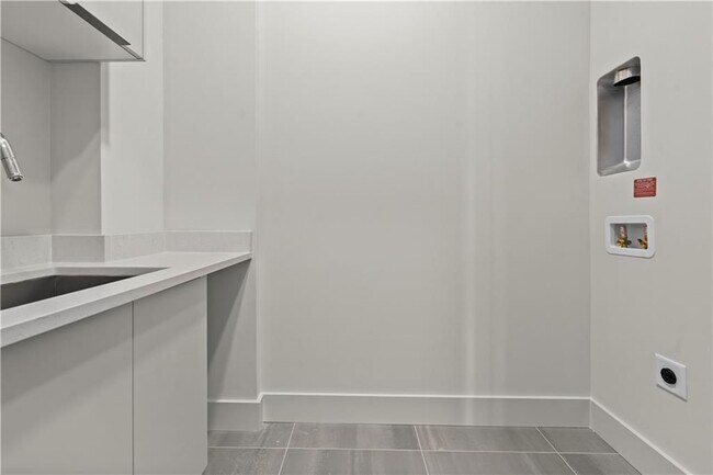 Building Photo - 40 12th St NW