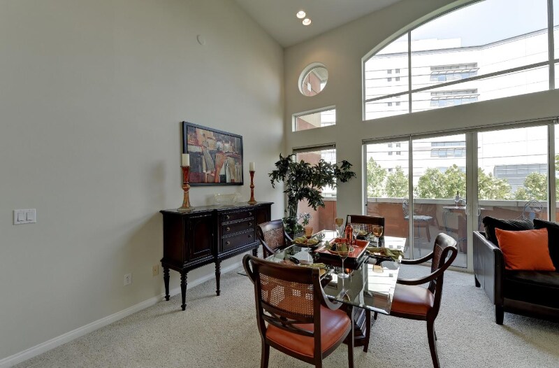 Building Photo - 130 E San Fernando St