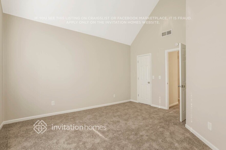 Building Photo - 2256 Glenridge Dr