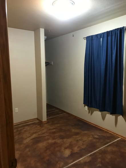 Building Photo - 617 S Sherwood St