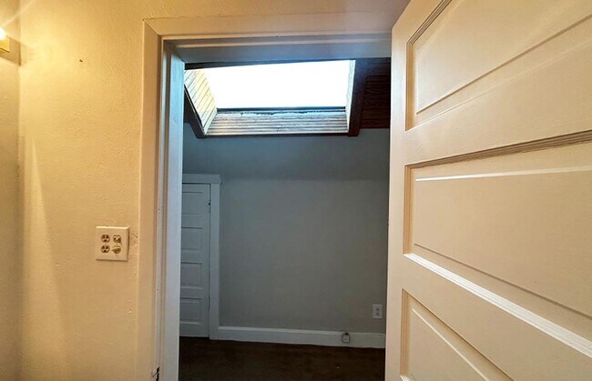 Building Photo - 3406 Ormond Ave