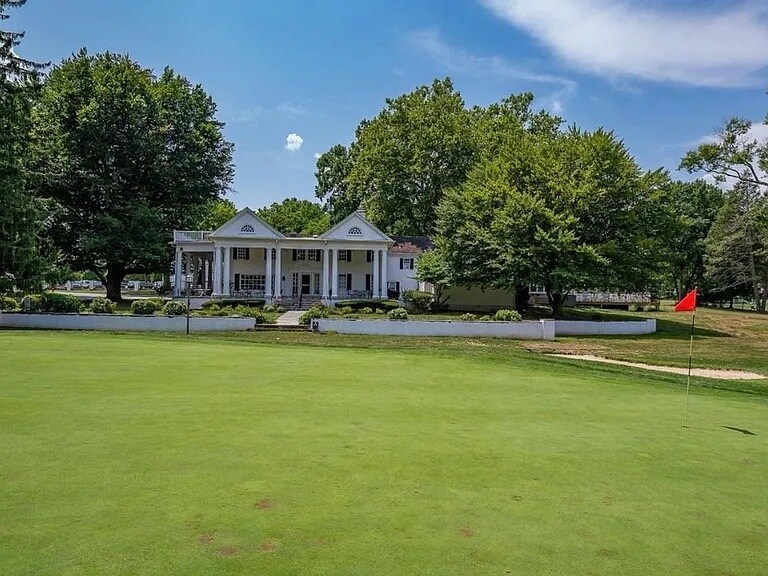 Building Photo - 429 Drummers Ln