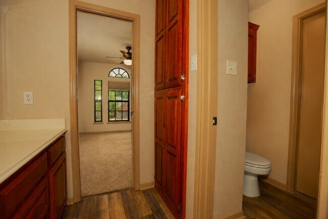 Building Photo - 112 Portulaca St