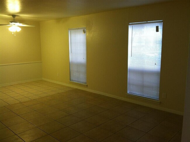 Building Photo - 1275 Witte Rd