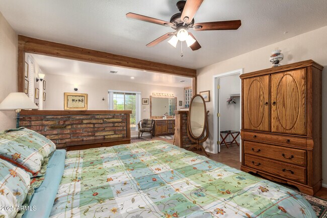 Building Photo - 6419 E Cactus Rd