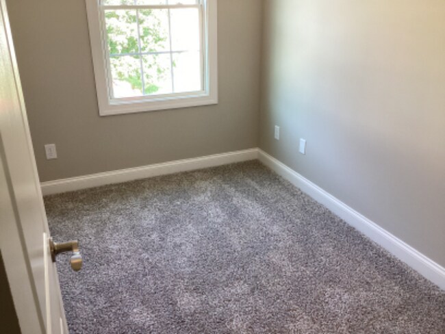 Building Photo - 3951 Newhall Dr NW