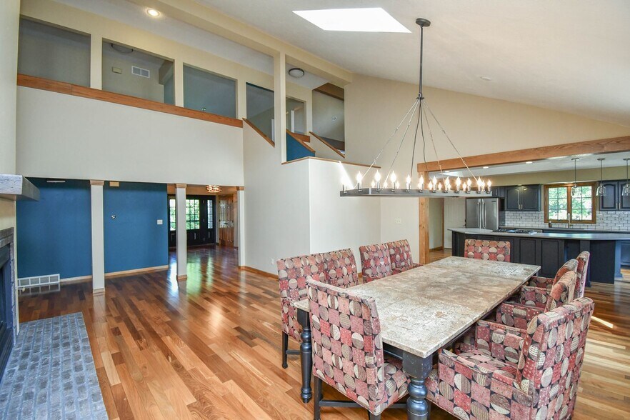 Building Photo - 4404 S Yellowstone Ln