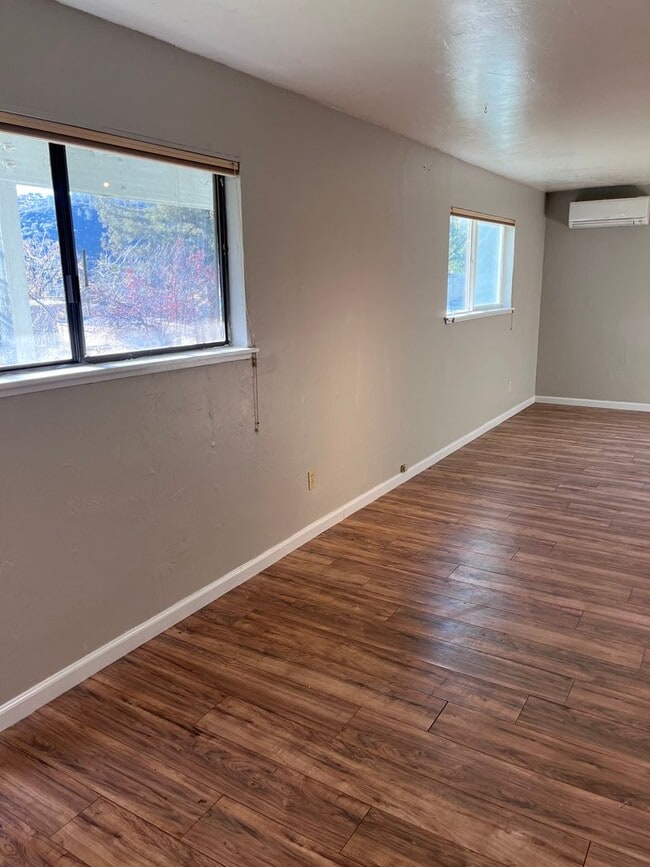Building Photo - Private Studio -Mariposa