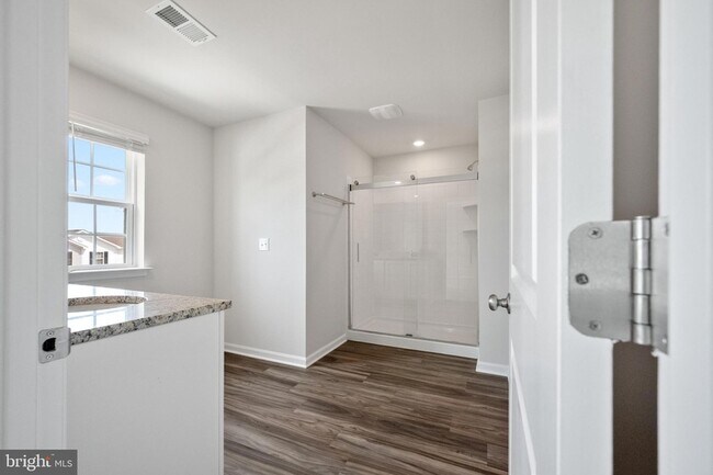 Building Photo - 504 Harper Dr