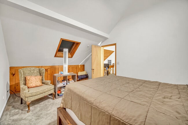 Building Photo - 633 Chip Ct