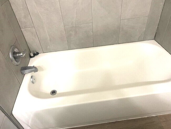 Building Photo - 181 Barracuda St