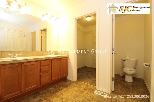 Building Photo - 11718 SE 239th Pl