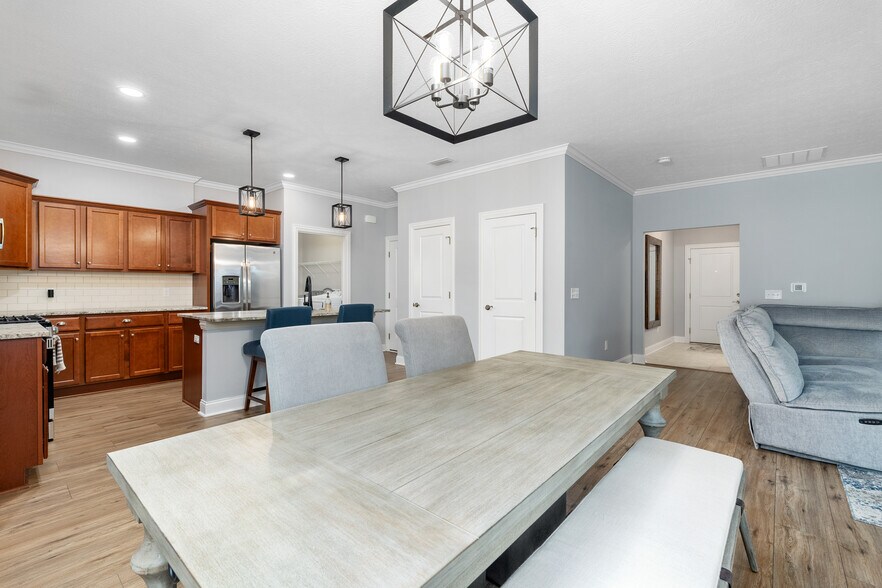 Building Photo - 243 Parkgate Ct