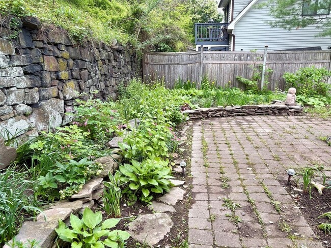Building Photo - 306 Piermont Ave