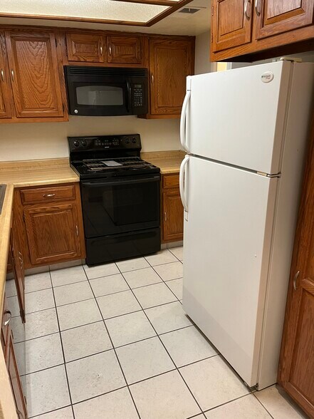 Building Photo - 4195 Baker Ln