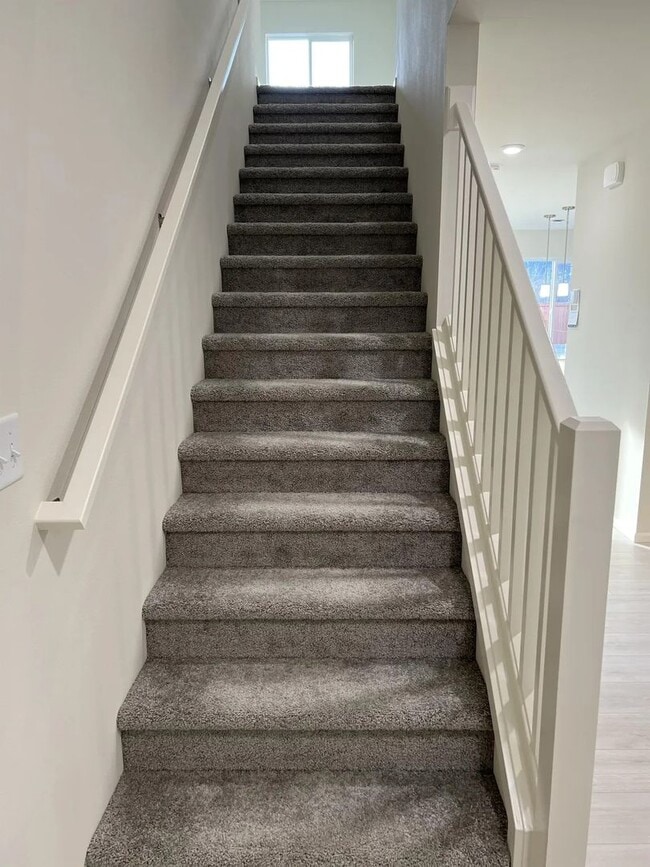 Building Photo - Enormous Two-Story Home- Available January 9th