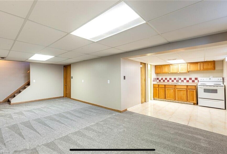 Building Photo - 4477 Hialeah Dr