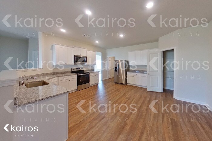 Building Photo - 3494 Bridgewood Dr