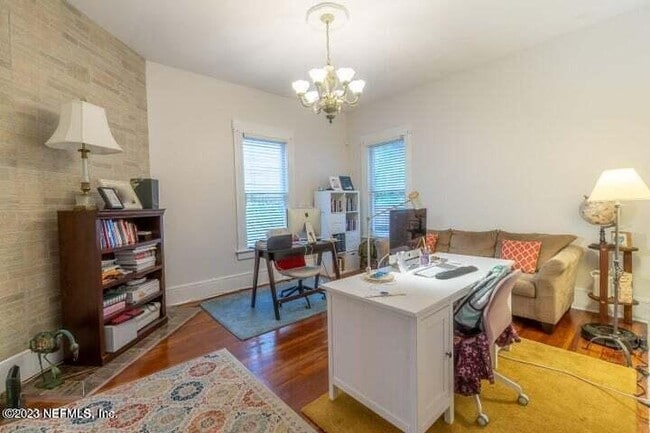 Building Photo - 440 E 6th St