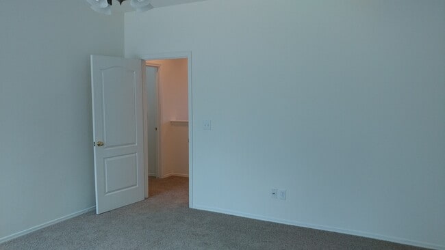 Building Photo - 2-Story home in the gated community of Eur...