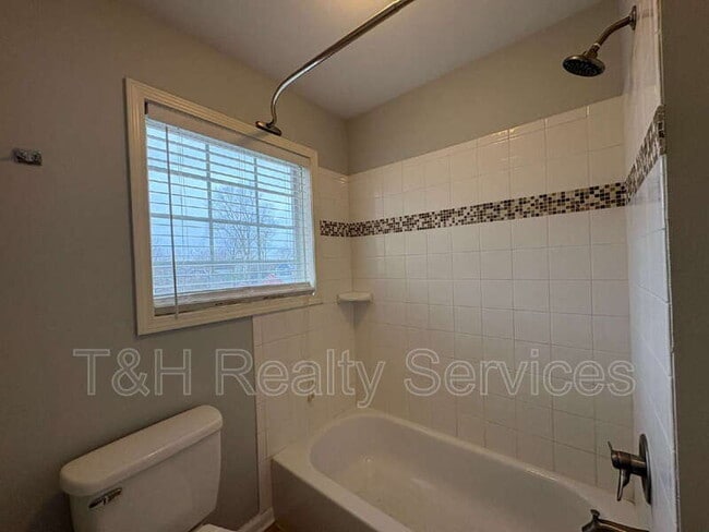 Building Photo - 2030 N College Ave