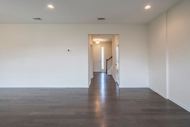 Building Photo - 503 Waybridge Way