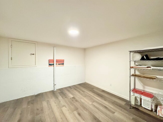 Building Photo - New Modern Townhome in North Seattle – Rar...