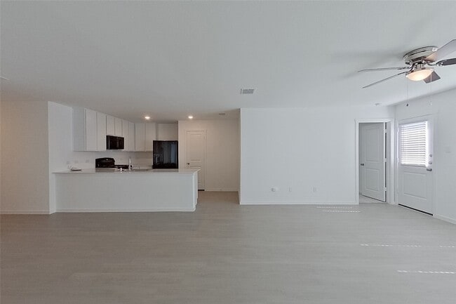 Building Photo - 827 Ginkgo Wy