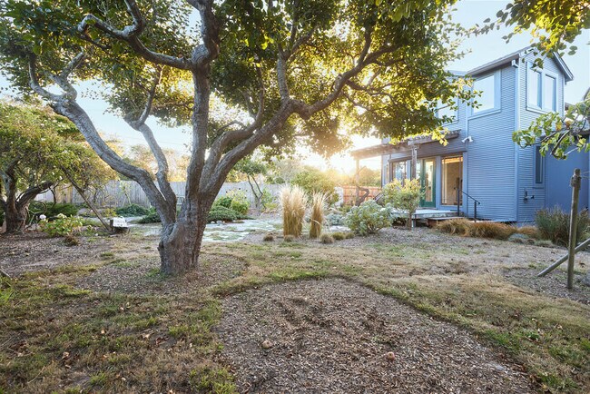 Building Photo - 166 Cedar Rd